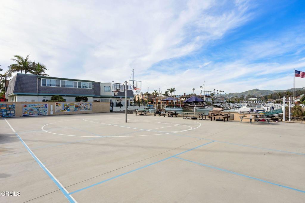 950 Seaside Court