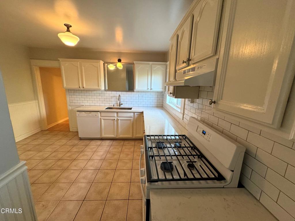 916 Poli Street
