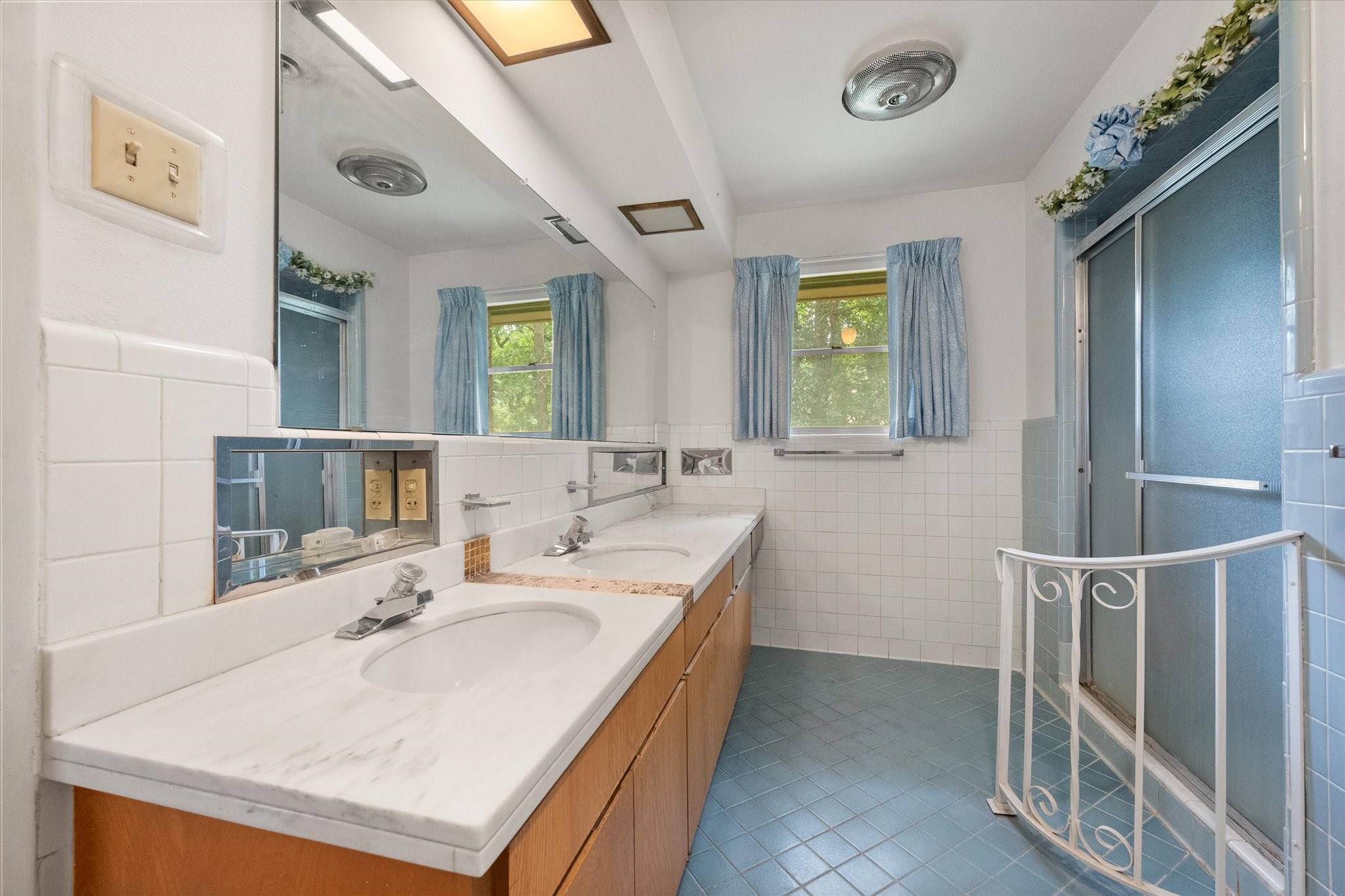 1605 Cienegas Circle