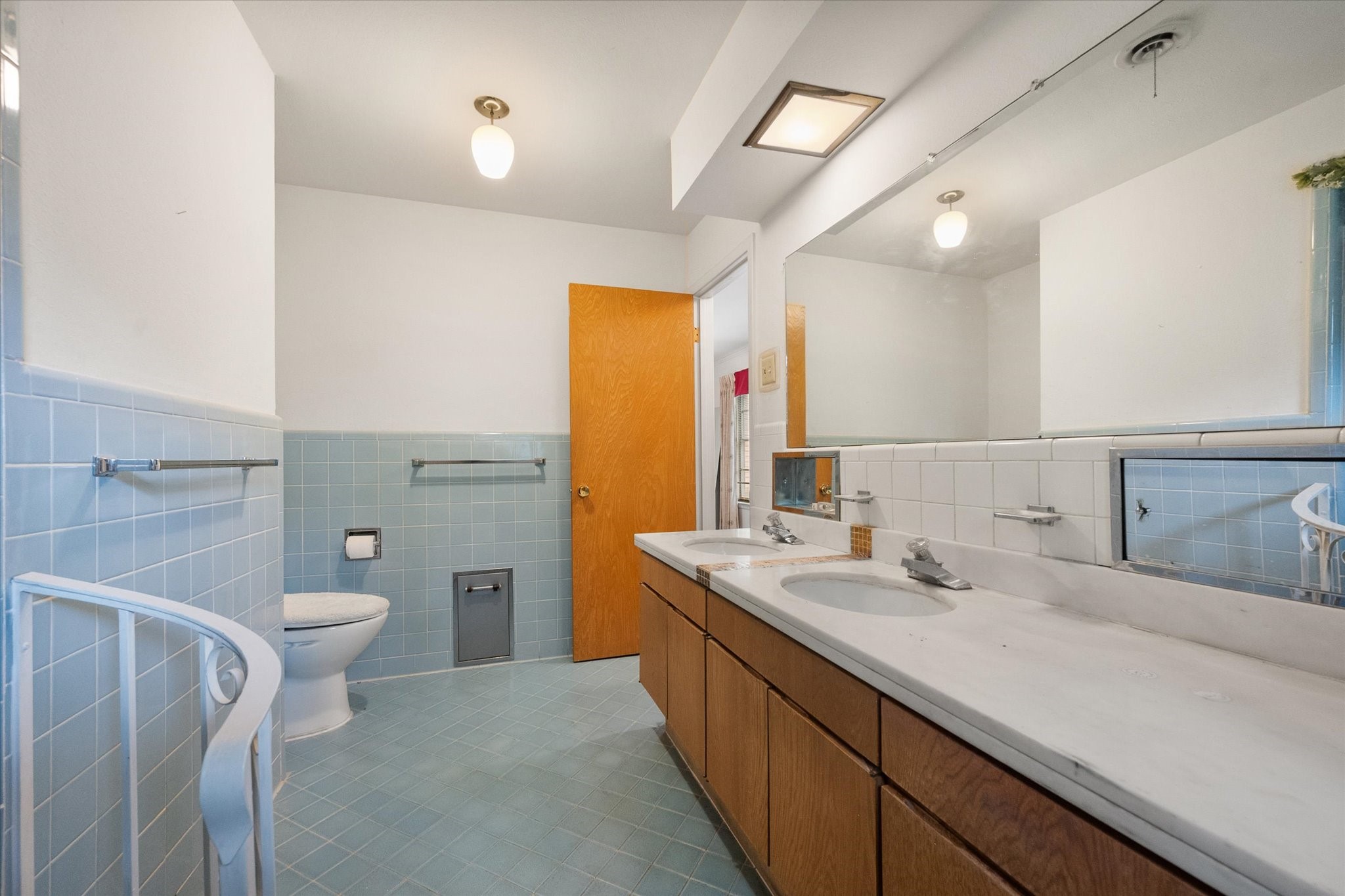 1605 Cienegas Circle