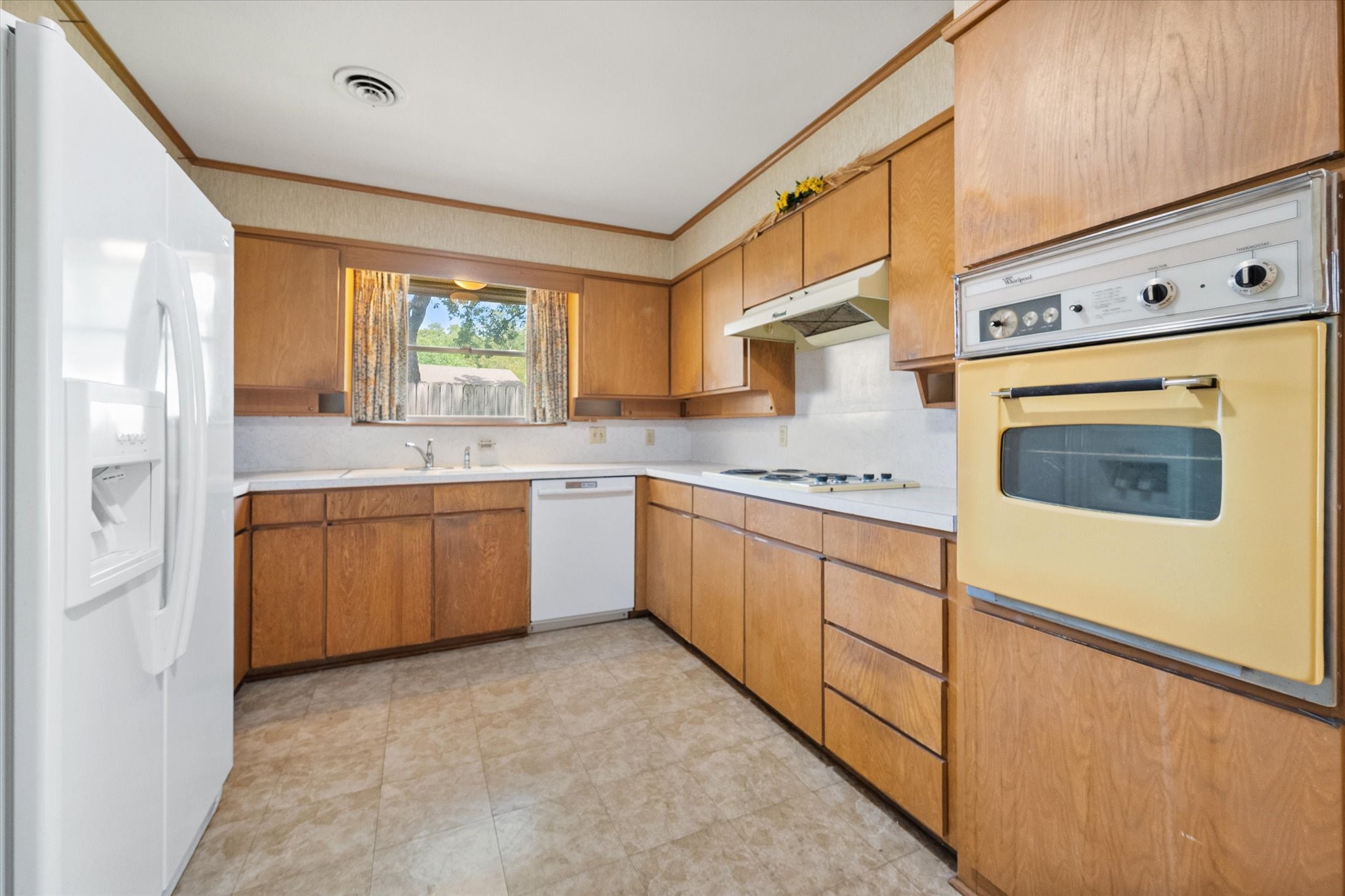1605 Cienegas Circle