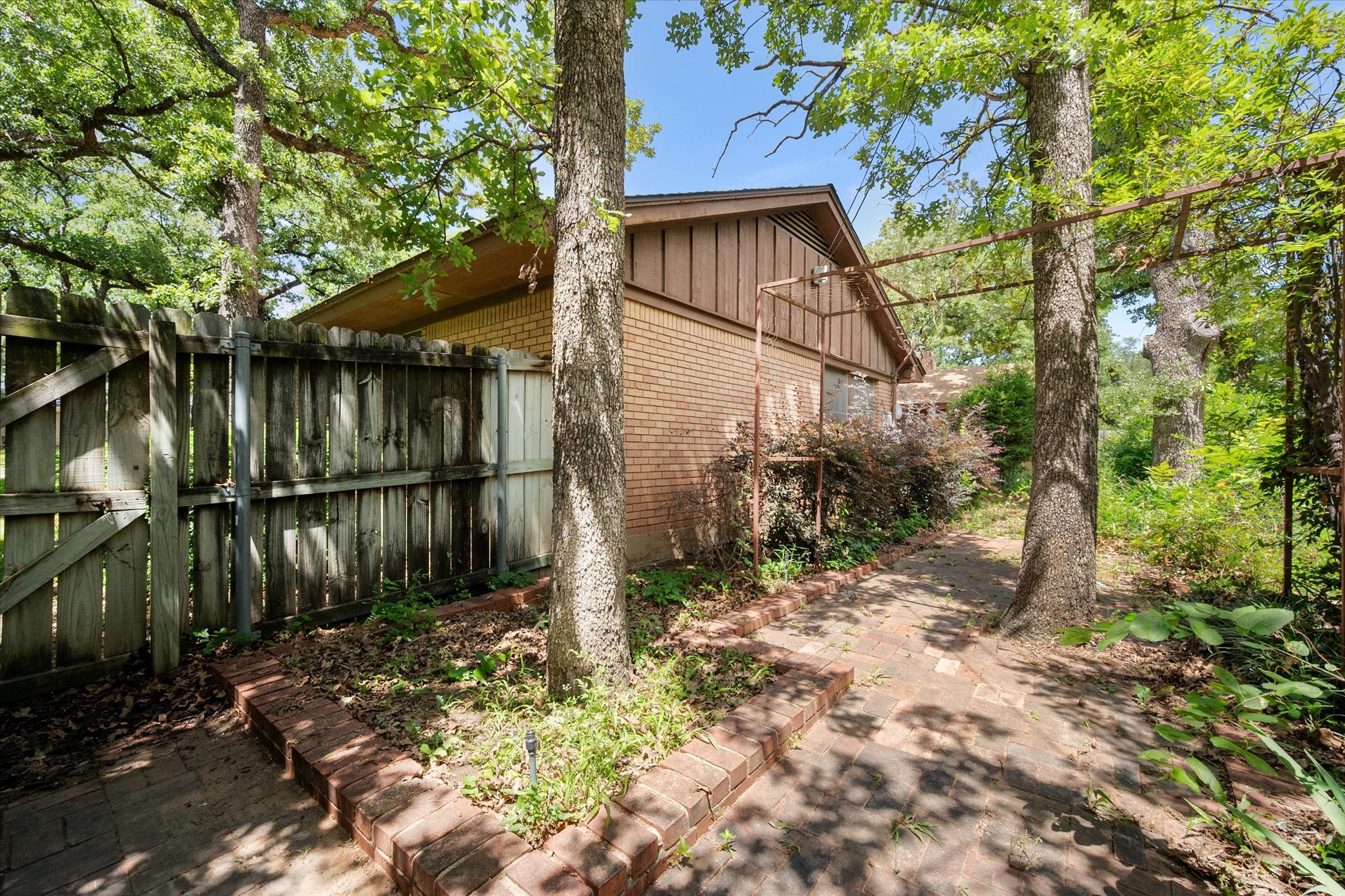 1605 Cienegas Circle