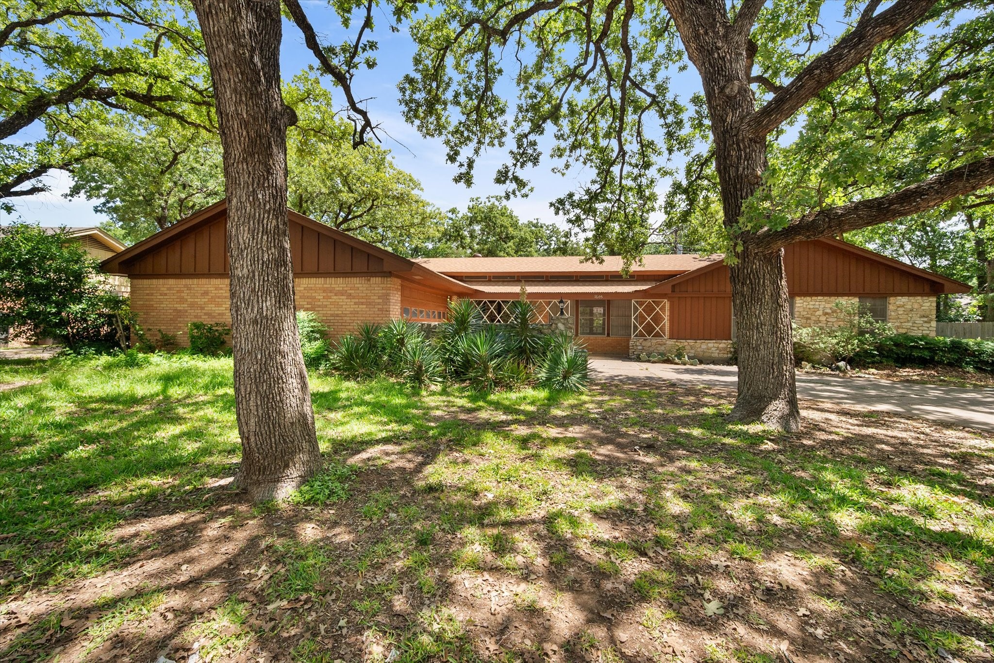 1605 Cienegas Circle