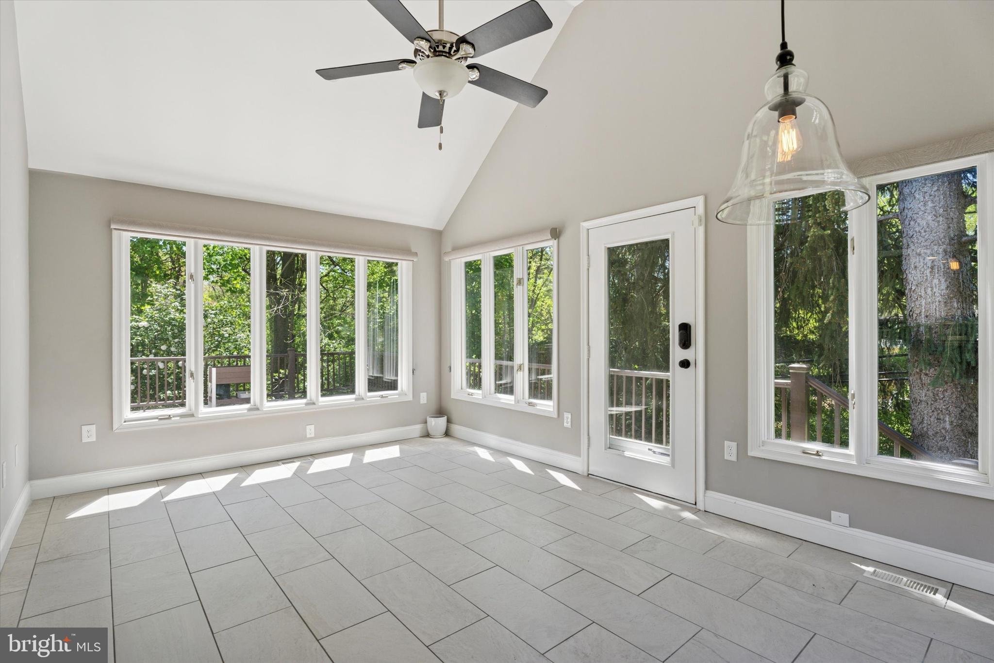 317 HILLTOP RD