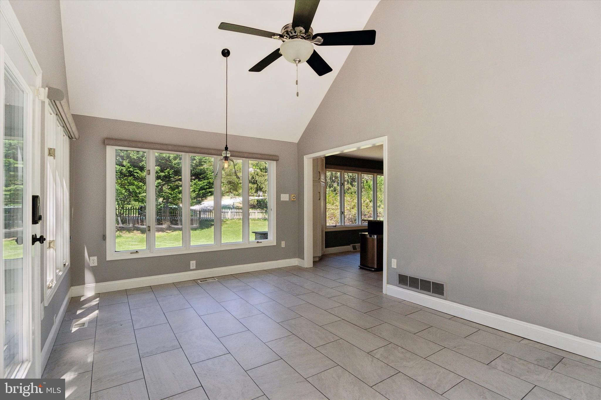 317 HILLTOP RD