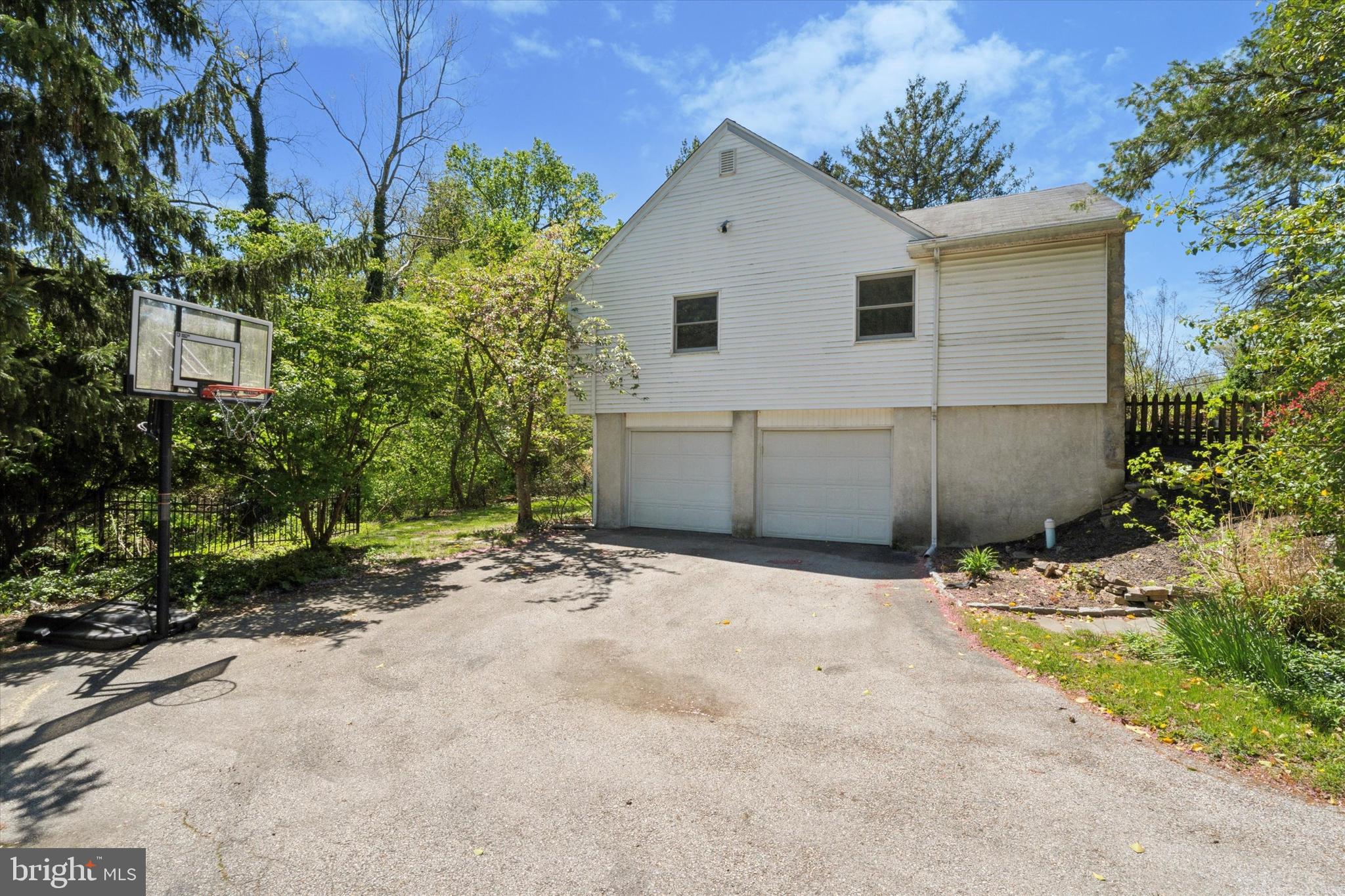 317 HILLTOP RD
