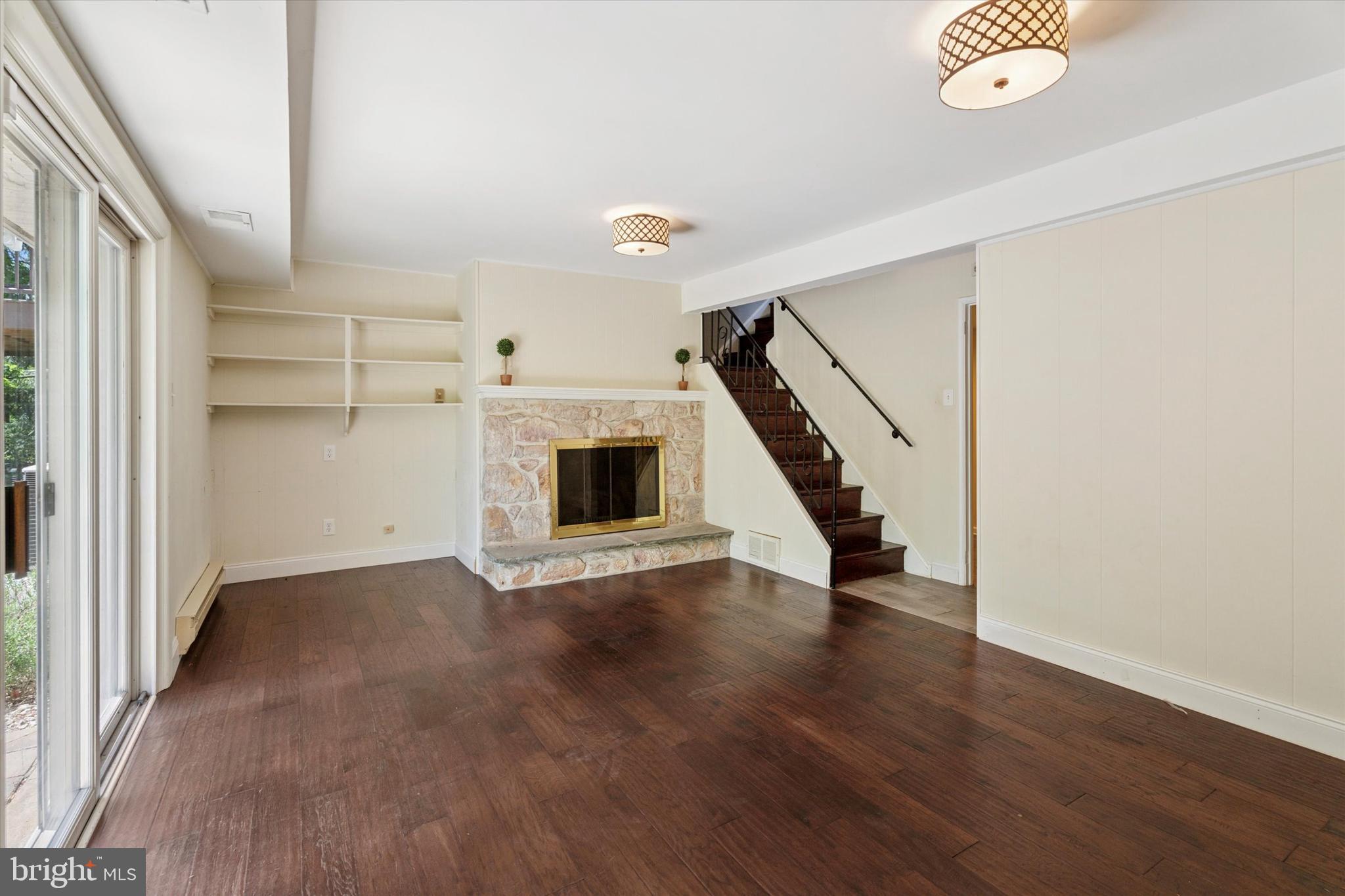 317 HILLTOP RD