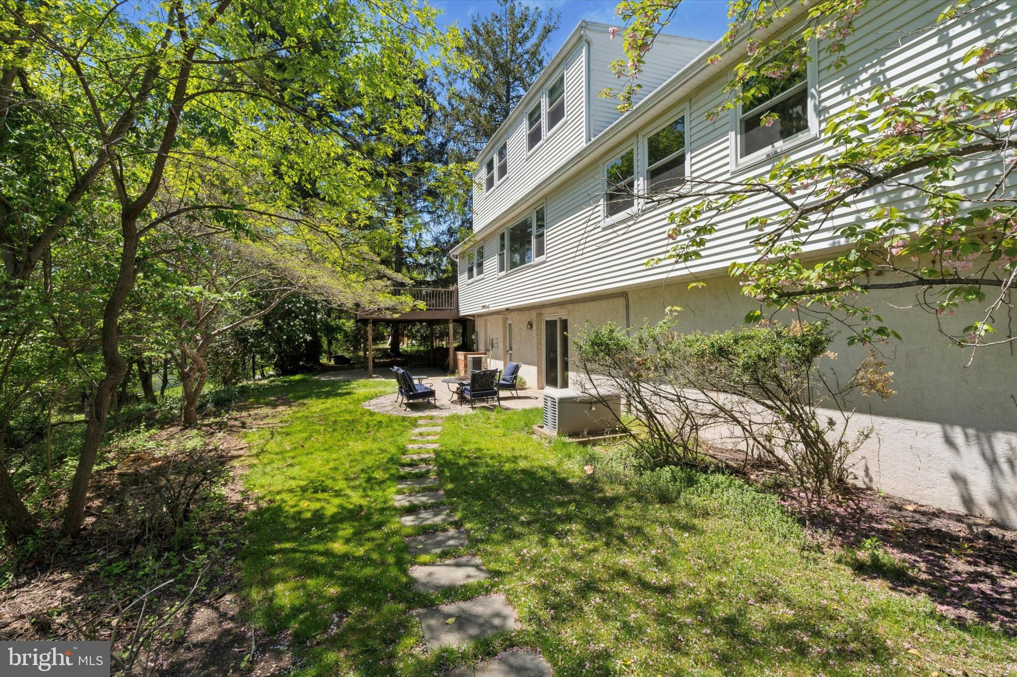 317 HILLTOP RD