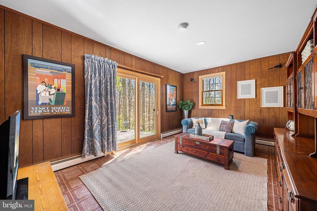 6 CYPRESS LANE