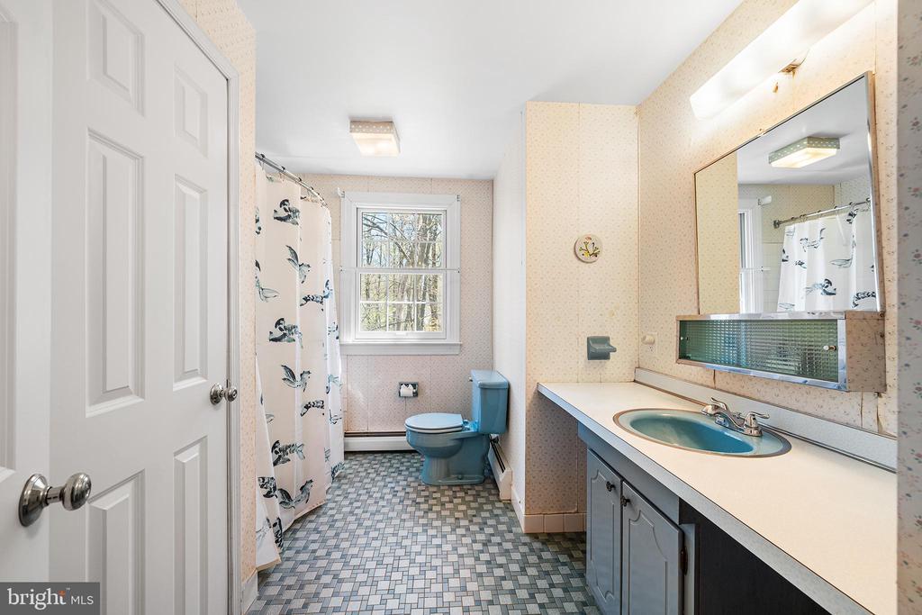 6 CYPRESS LANE