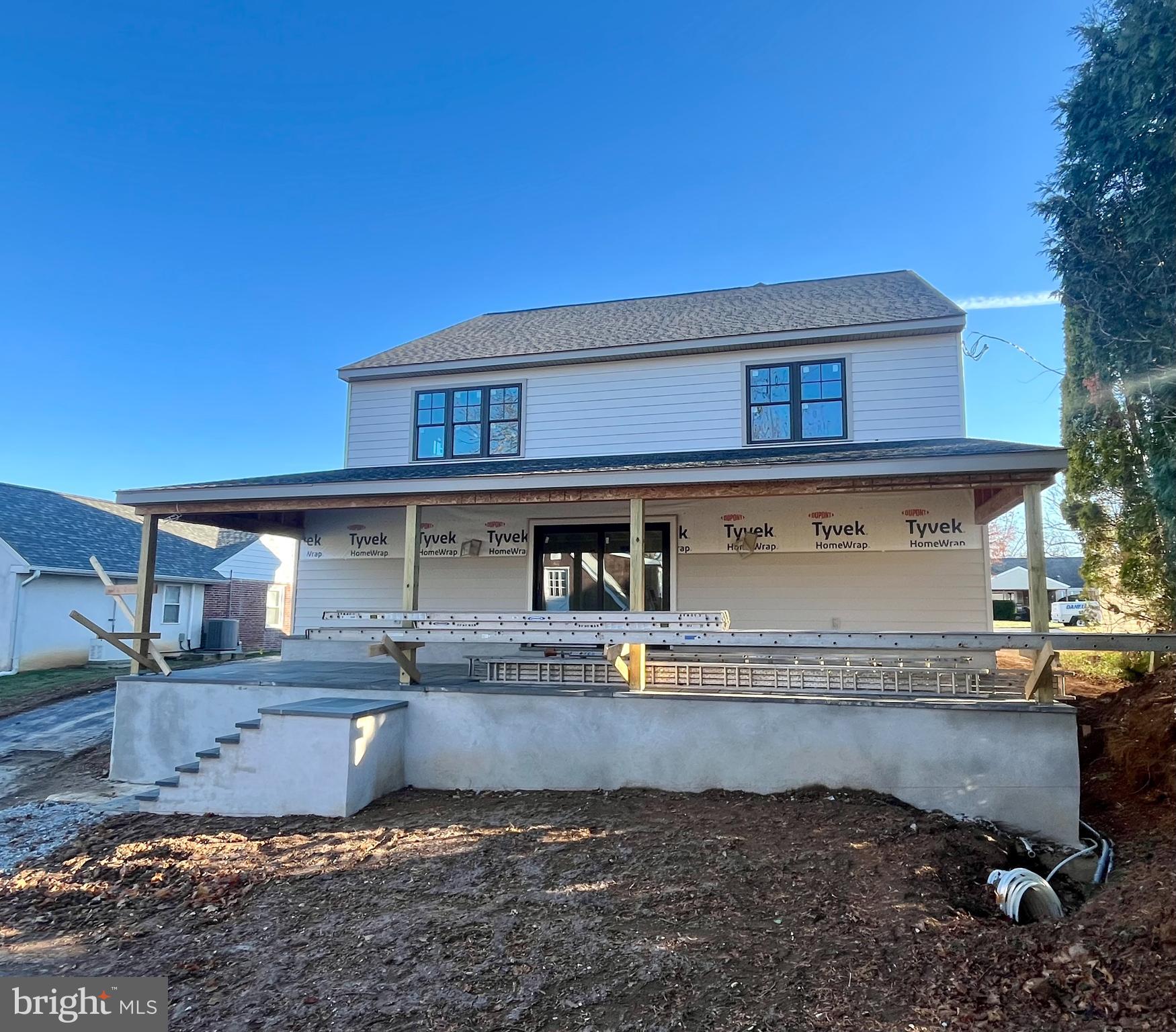 20 Longwood Dr