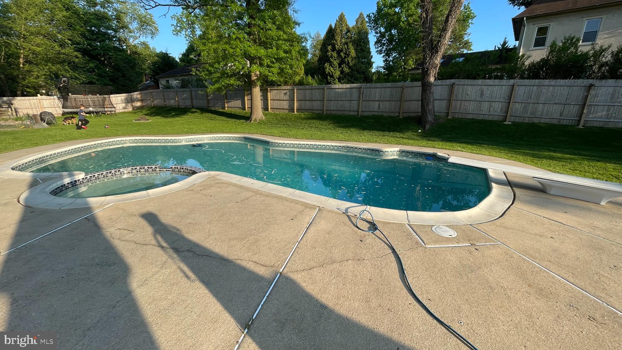 409 N Bethlehem Pike