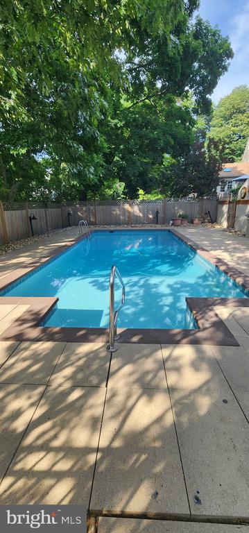 617 ZOLLINGER WAY