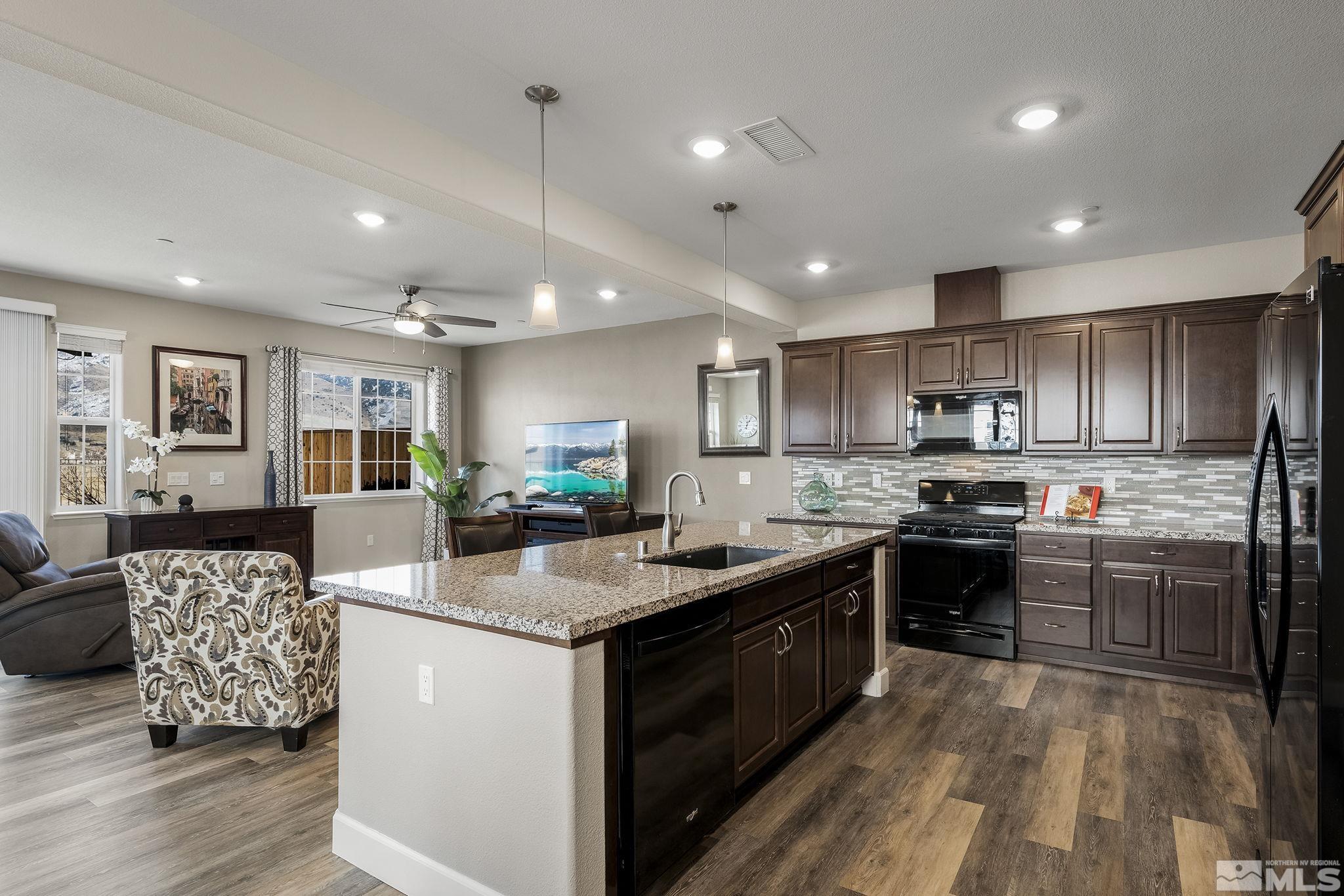 1890 DARK HORSE RD #C