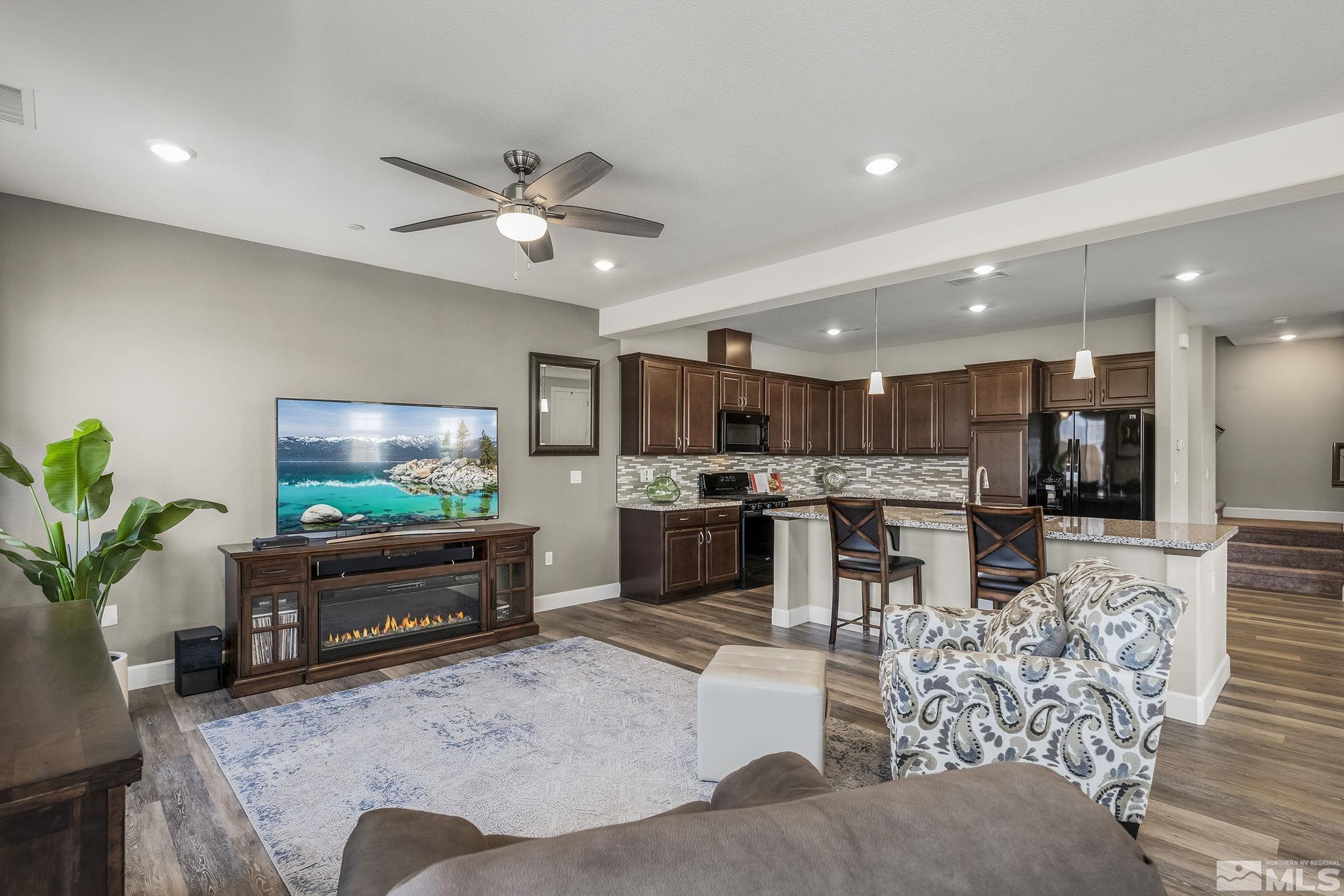 1890 DARK HORSE RD #C