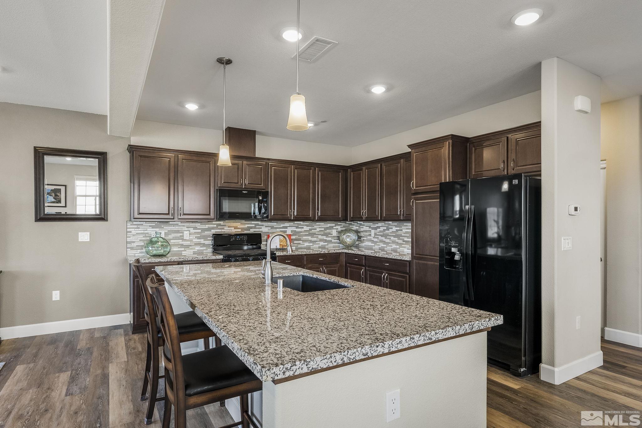 1890 DARK HORSE RD #C