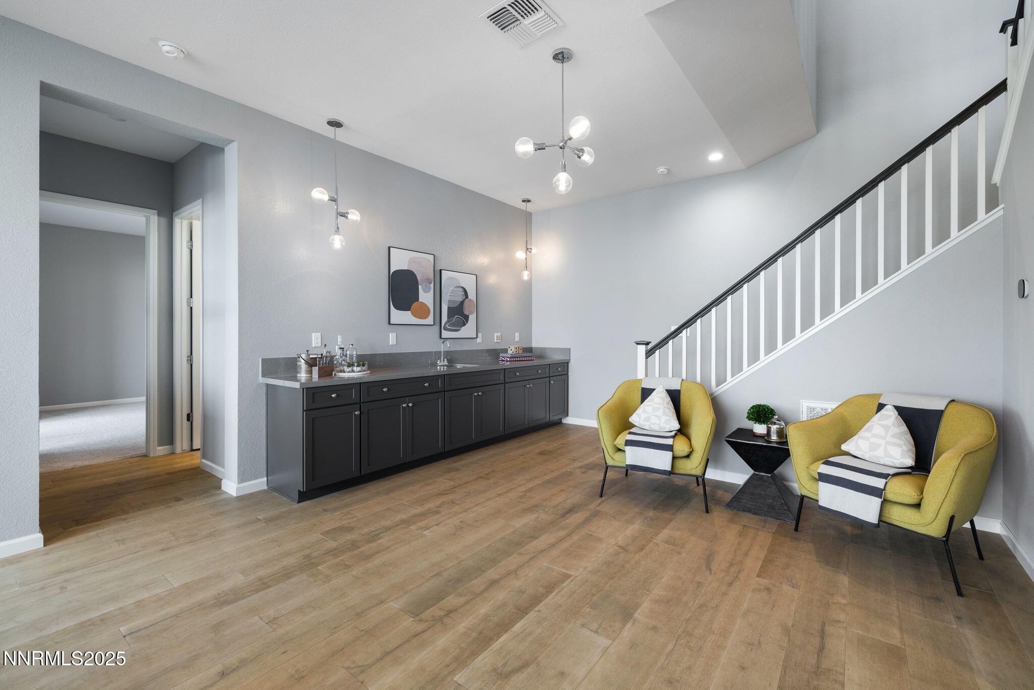 9192 GRAYCLIFF Lane