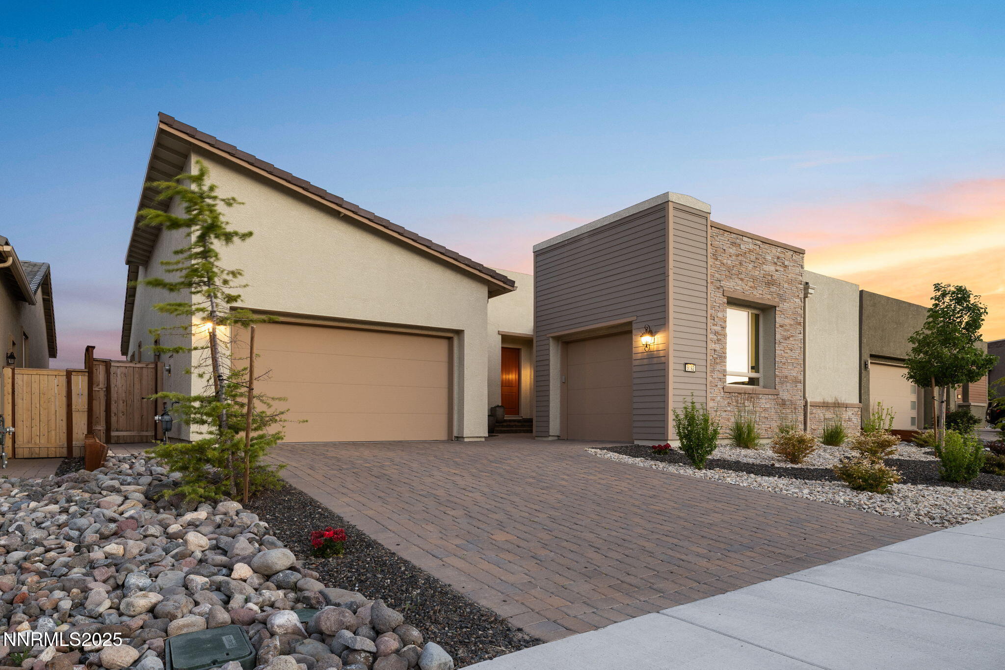 9192 GRAYCLIFF Lane