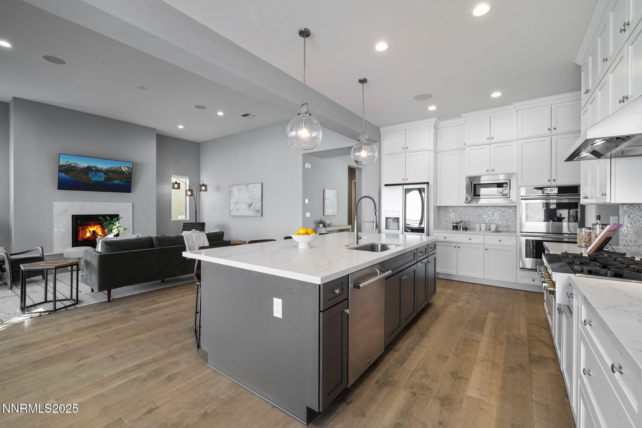 9192 GRAYCLIFF Lane