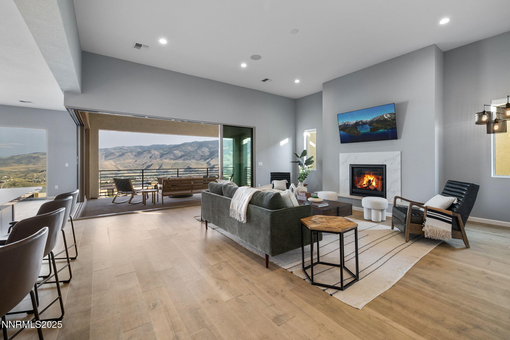 9192 GRAYCLIFF Lane
