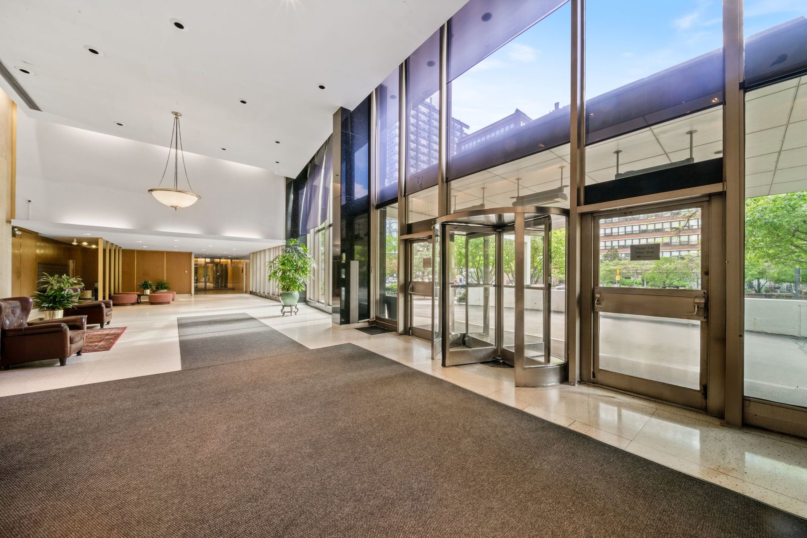 5701 N Sheridan Road Unit: 17H