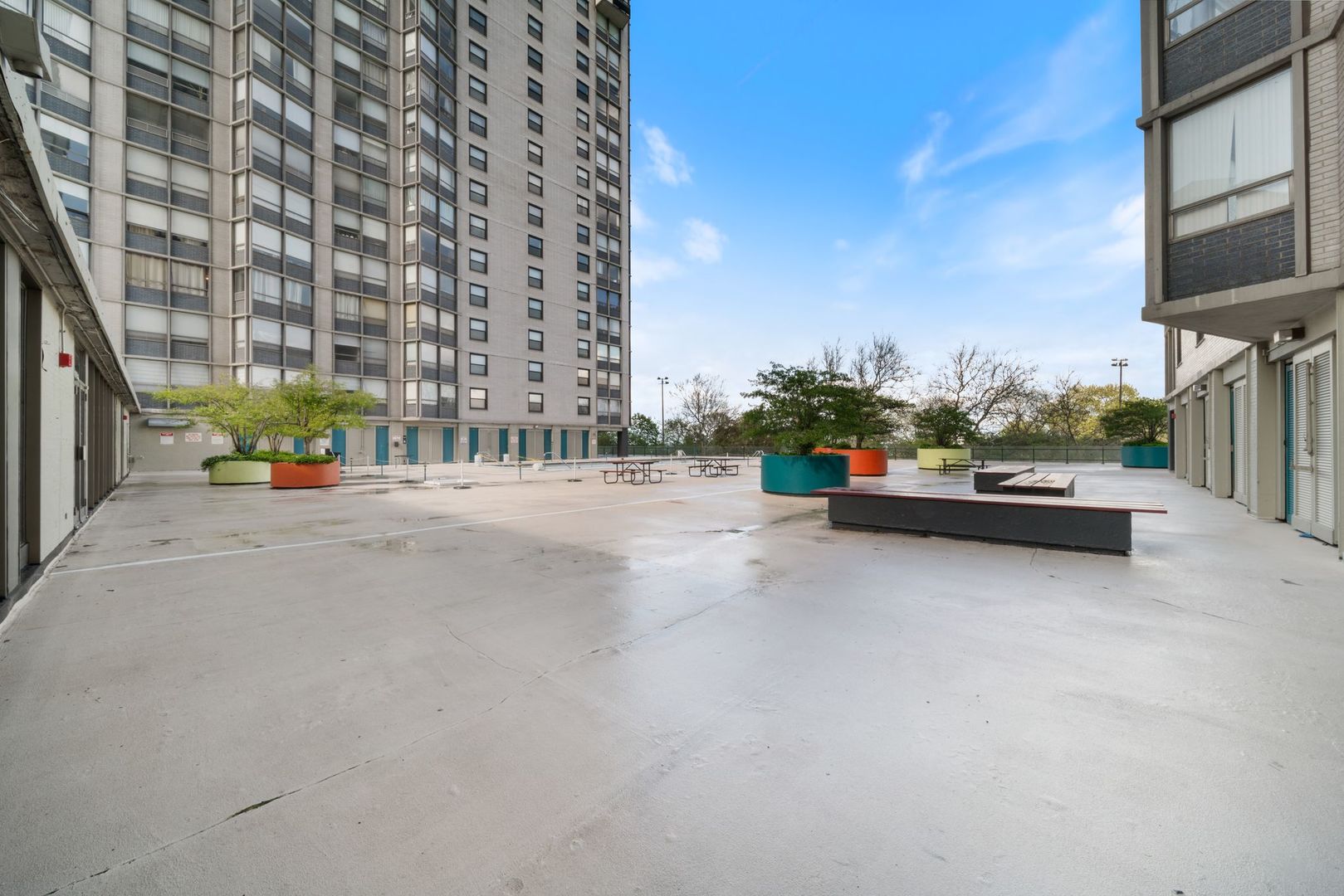 5701 N Sheridan Road Unit: 17H