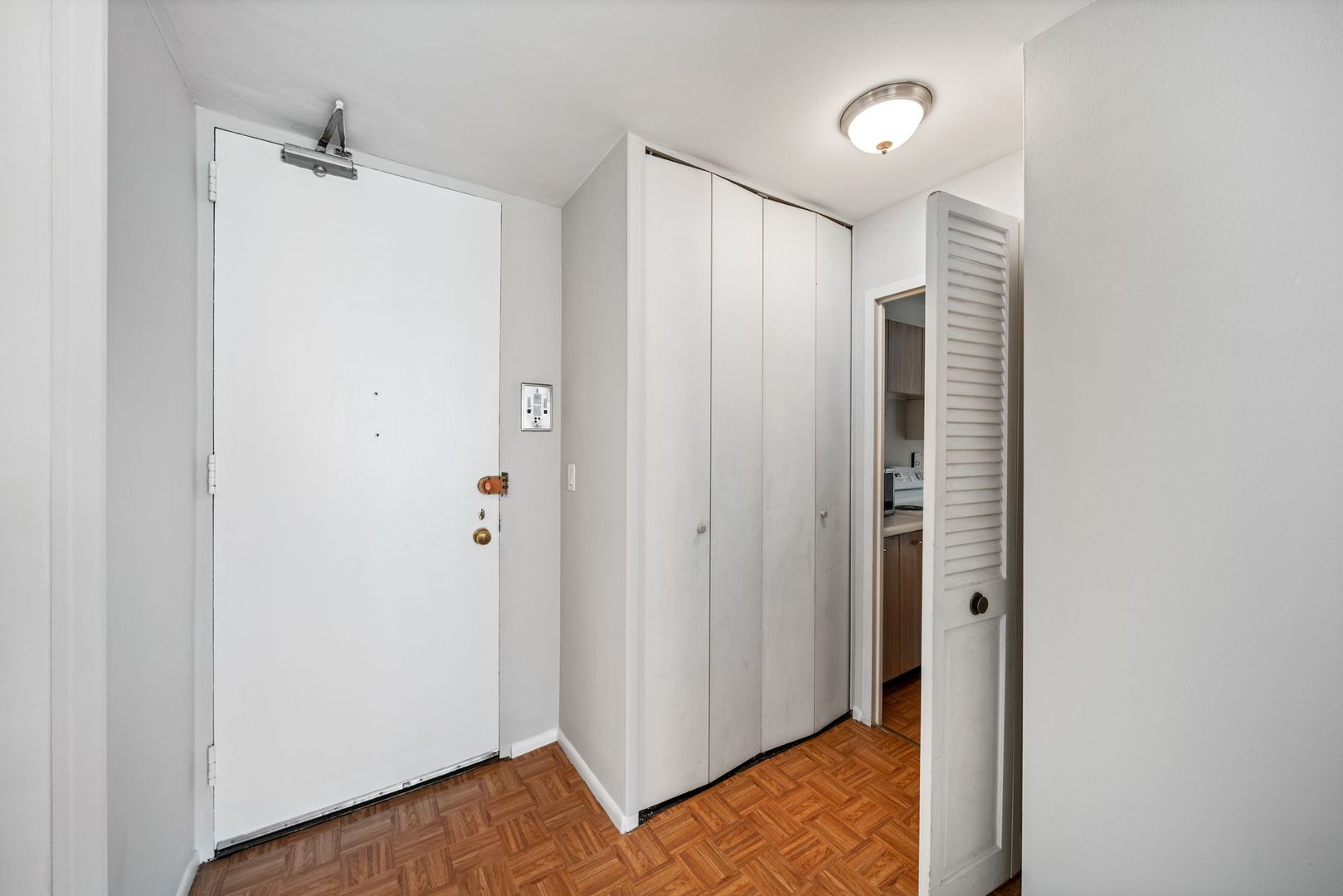 5701 N Sheridan Road Unit: 17H
