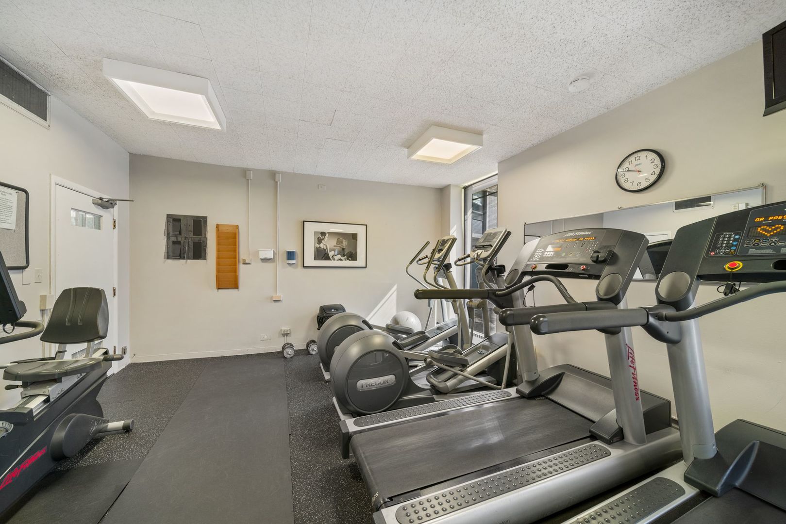5701 N Sheridan Road Unit: 17H