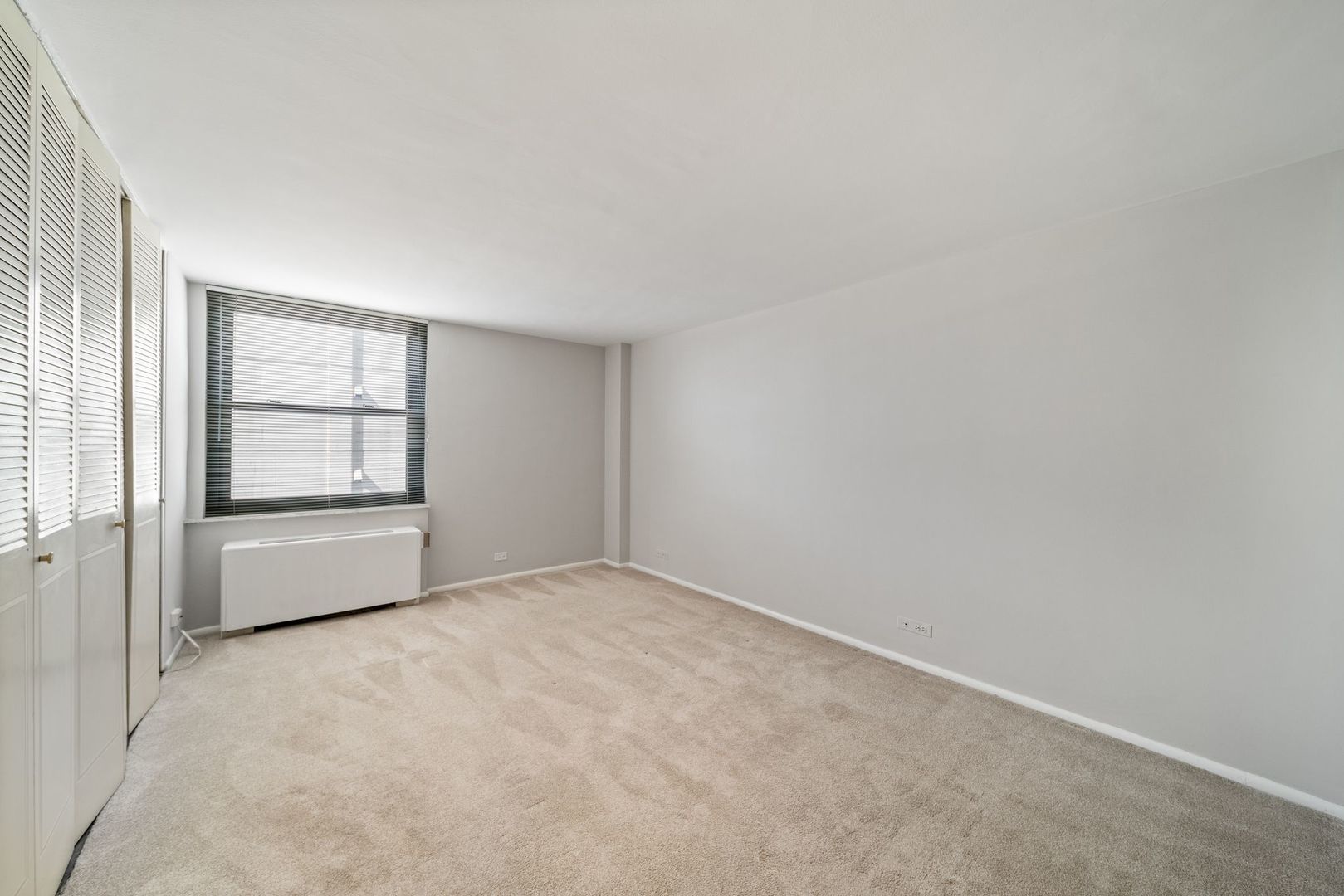 5701 N Sheridan Road Unit: 17H