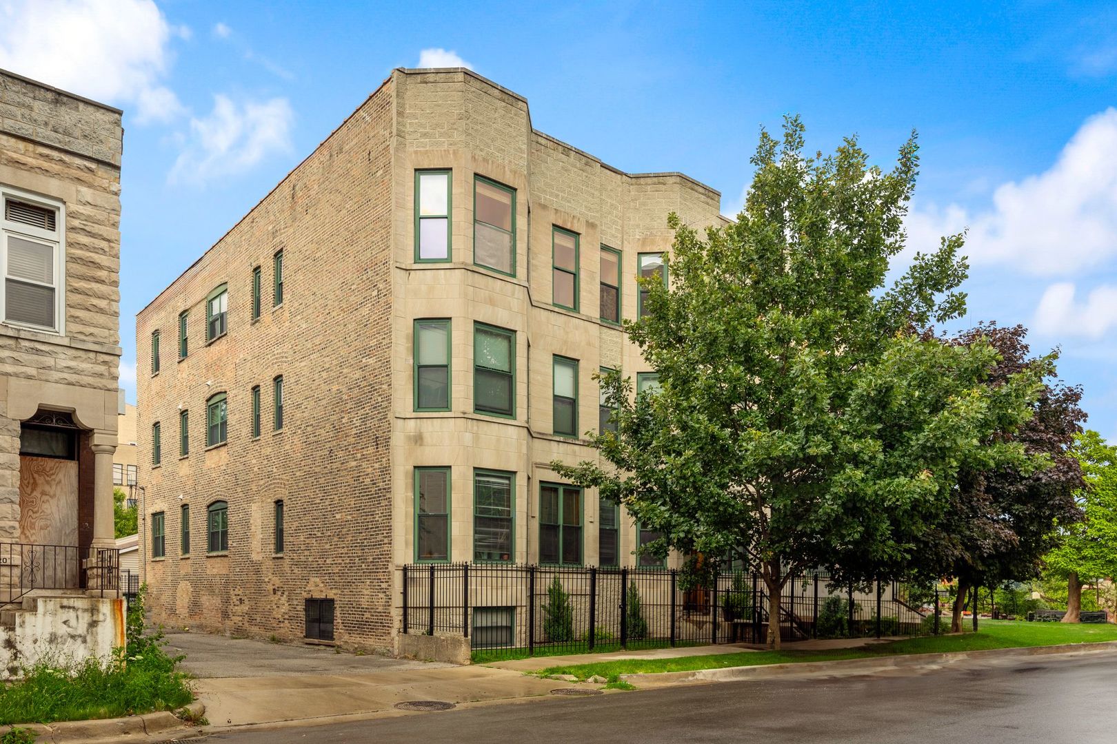 112 S Saint Louis Avenue Unit: 7