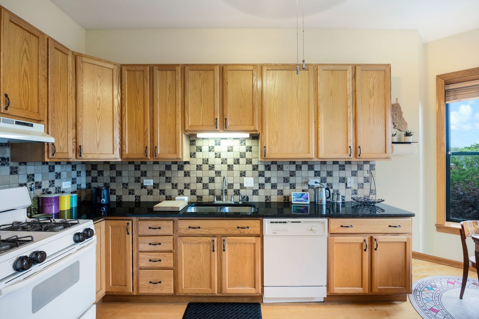 112 S Saint Louis Avenue Unit: 7