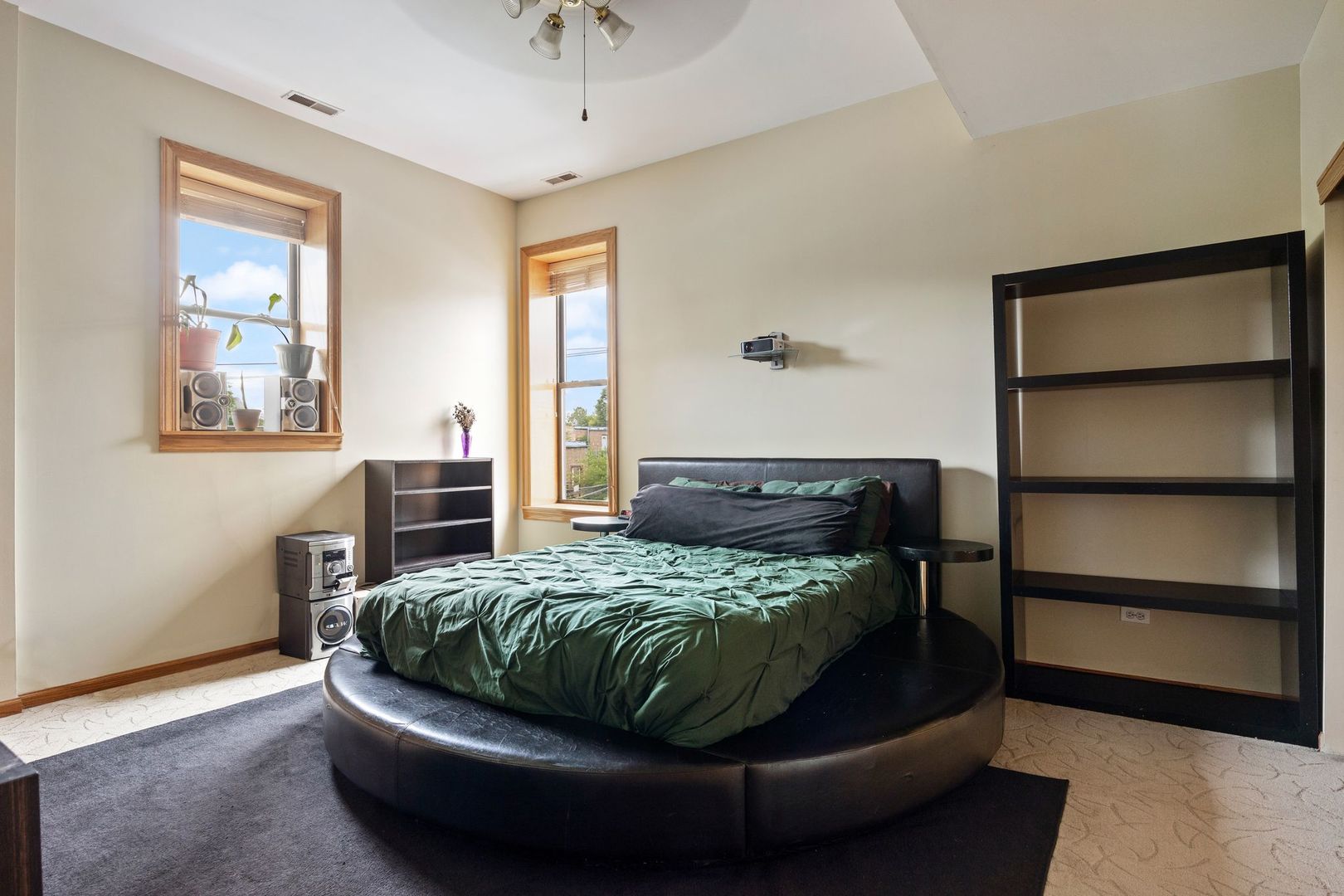 112 S Saint Louis Avenue Unit: 7