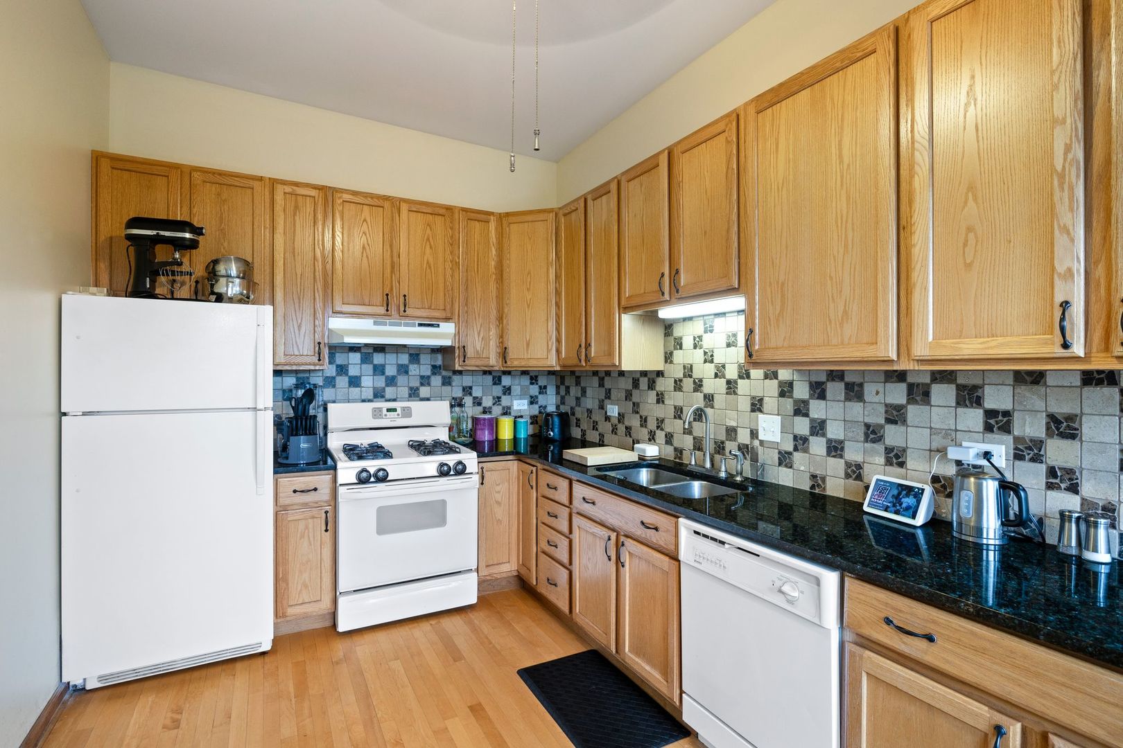 112 S Saint Louis Avenue Unit: 7