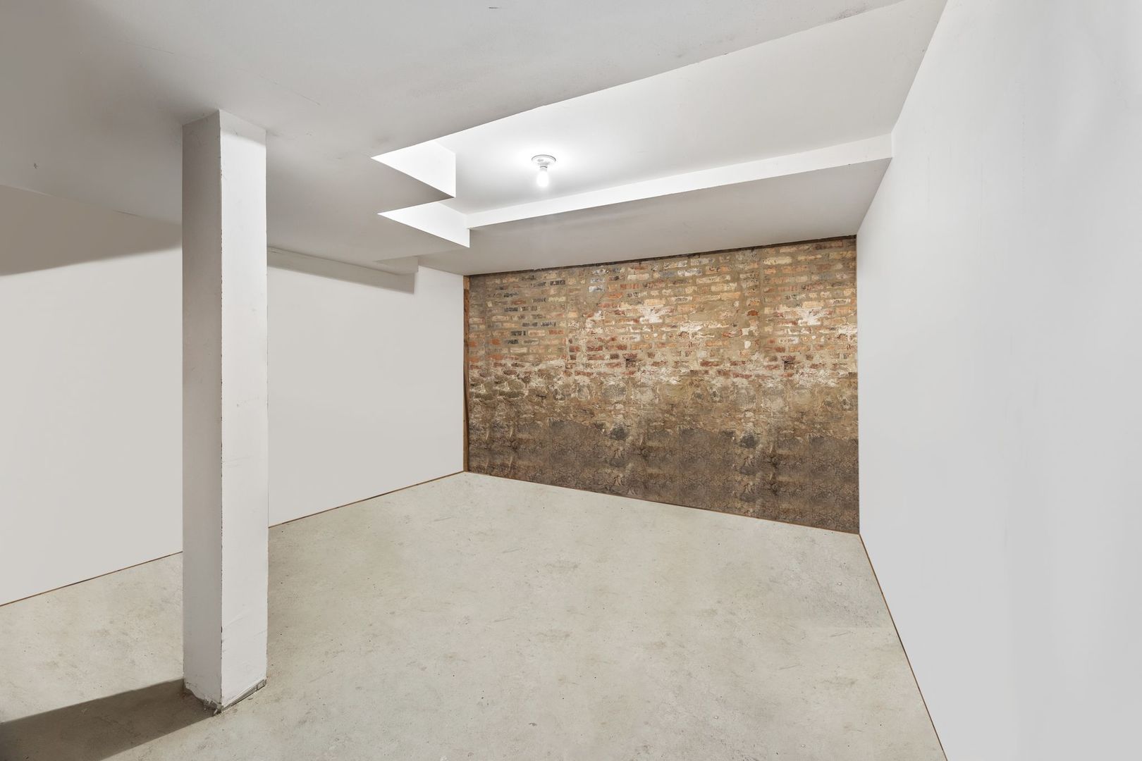 112 S Saint Louis Avenue Unit: 7