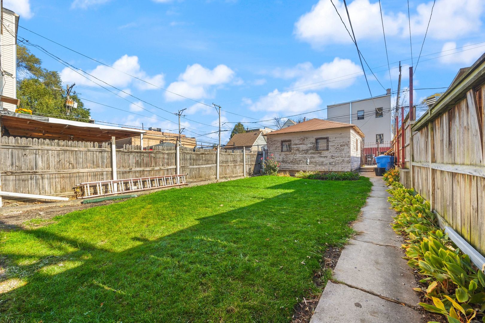 1937 N Keeler Avenue