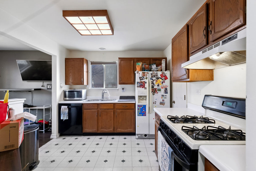 1300 Pennwood Court Unit: B1