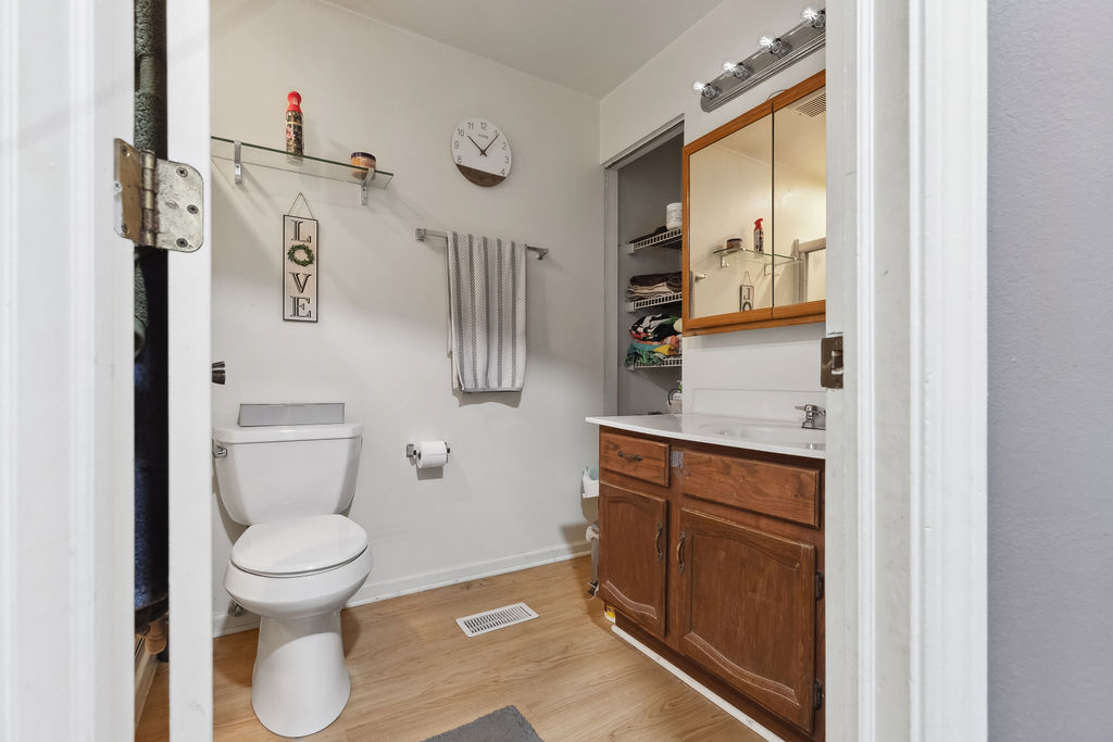 1300 Pennwood Court Unit: B1