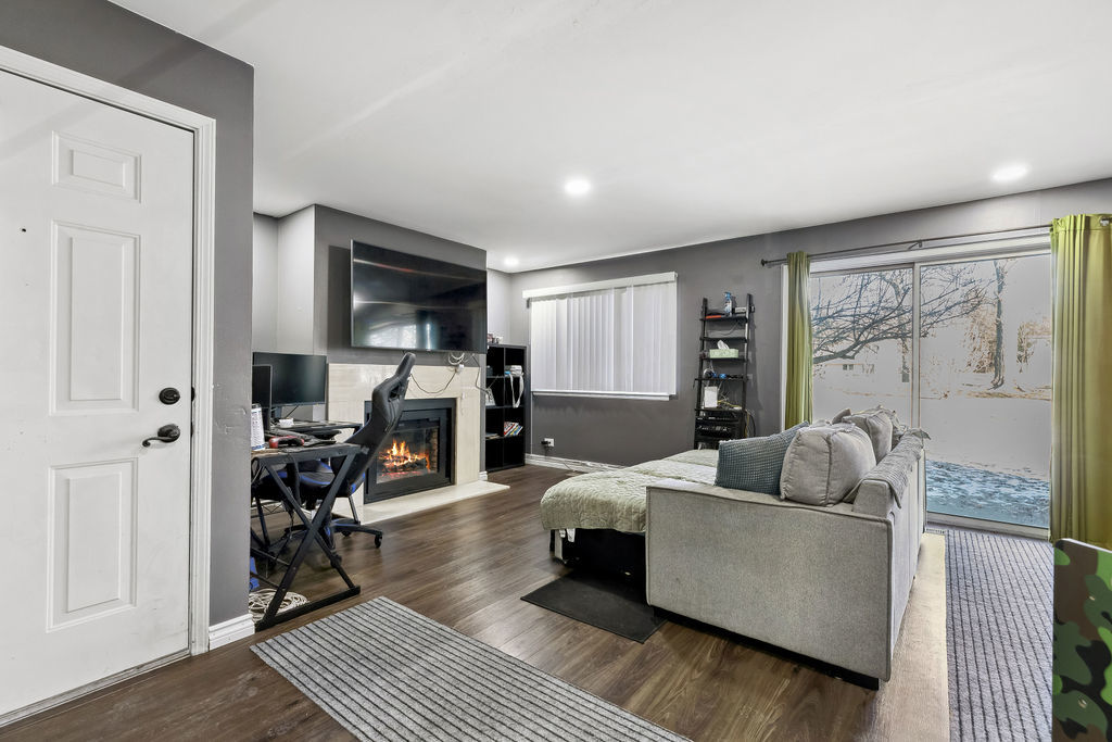 1300 Pennwood Court Unit: B1