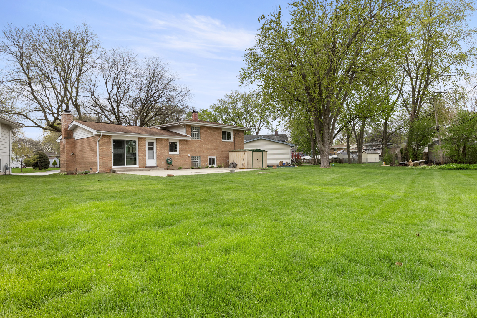 826 School Court