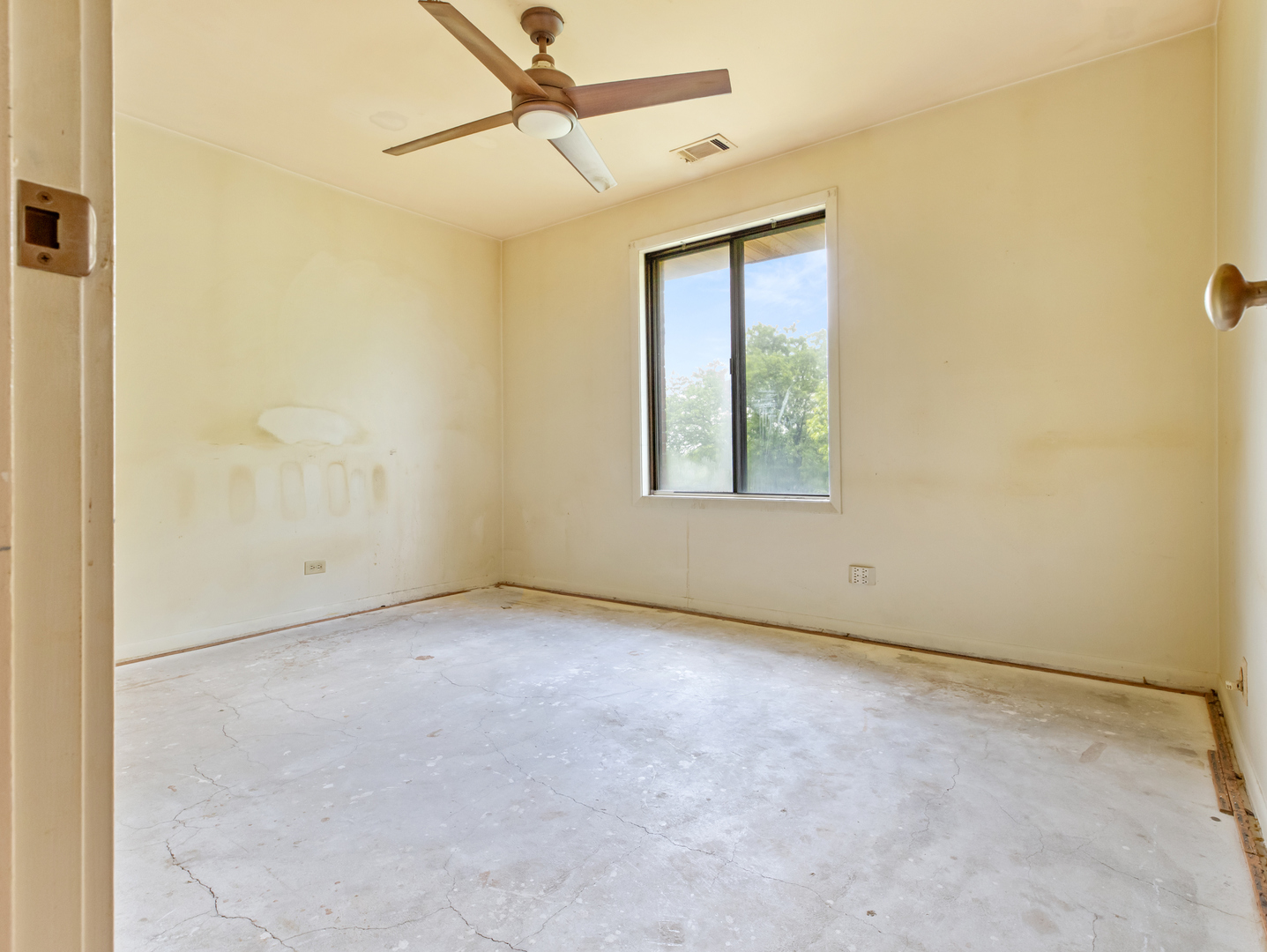 709 79TH Street Unit: 404