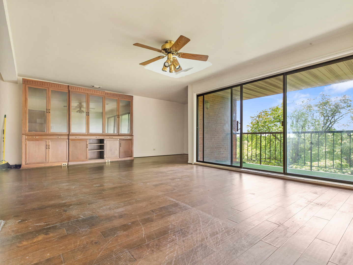 709 79TH Street Unit: 404