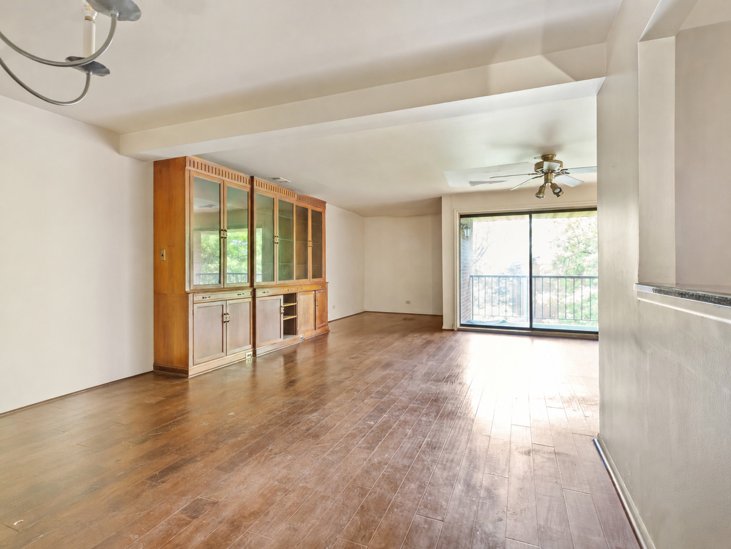709 79TH Street Unit: 404