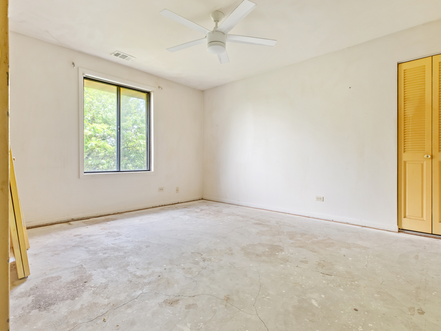 709 79TH Street Unit: 404