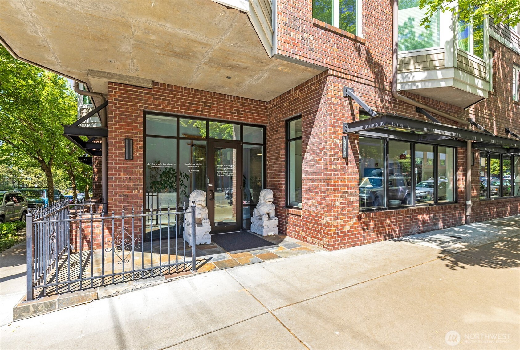 4847 California Avenue SW Unit: 100