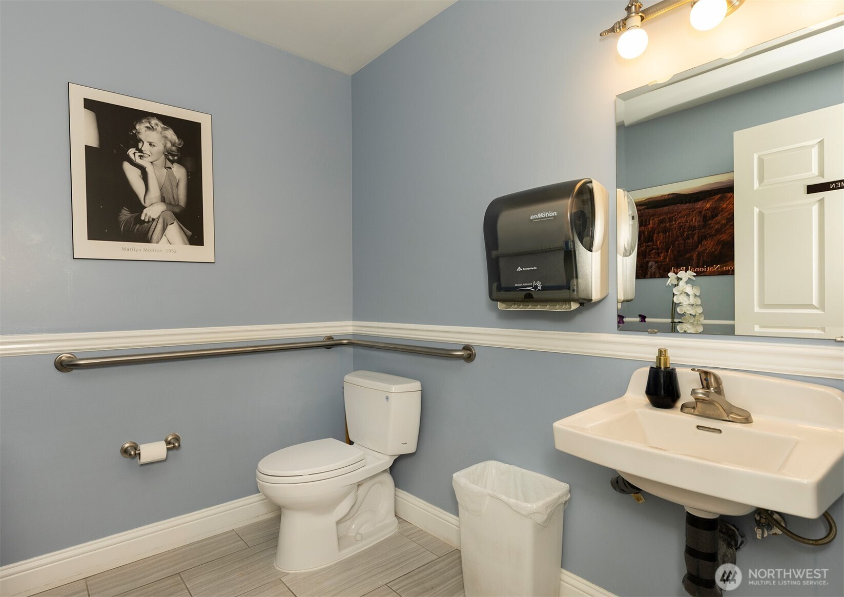 4847 California Avenue SW Unit: 100