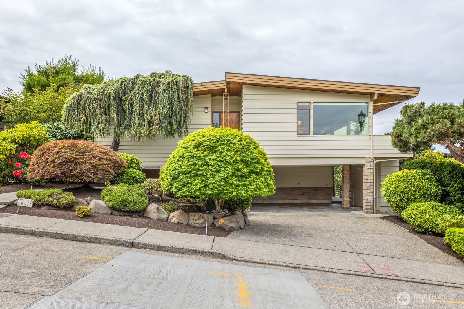 5621 SW Manning Street