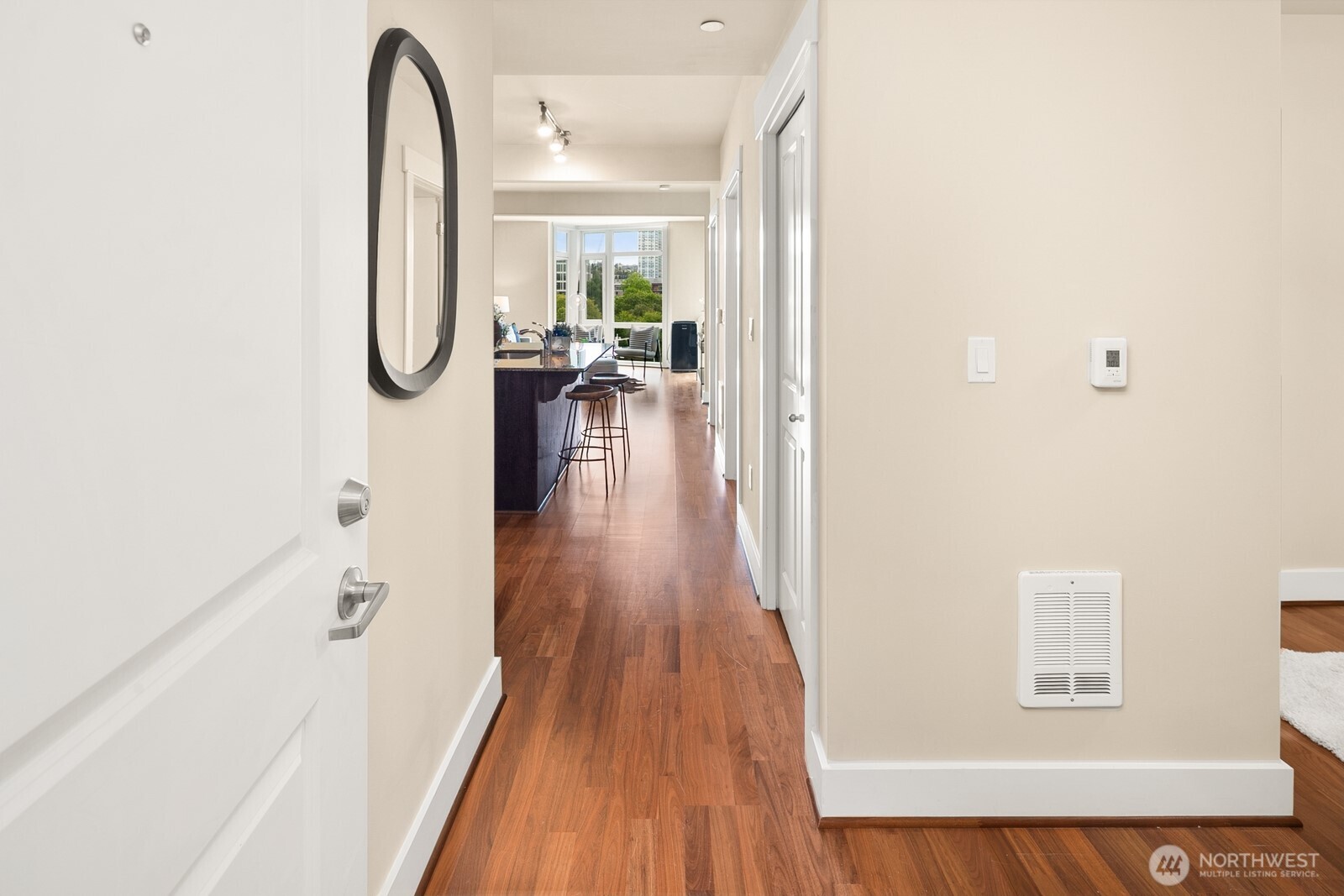 699 John Street Unit: 617