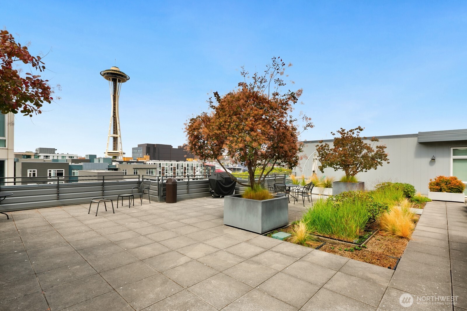 699 John Street Unit: 617