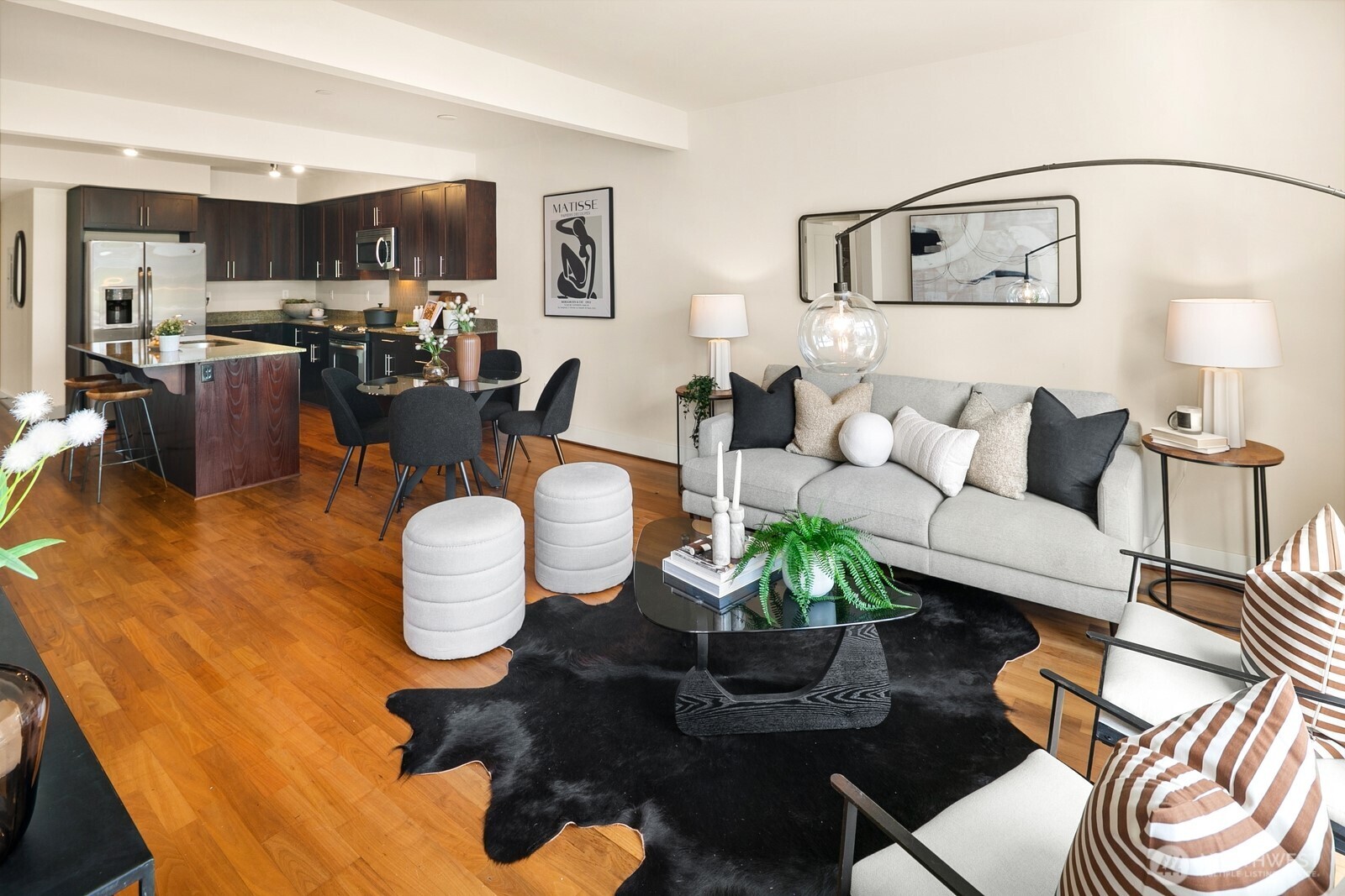 699 John Street Unit: 617
