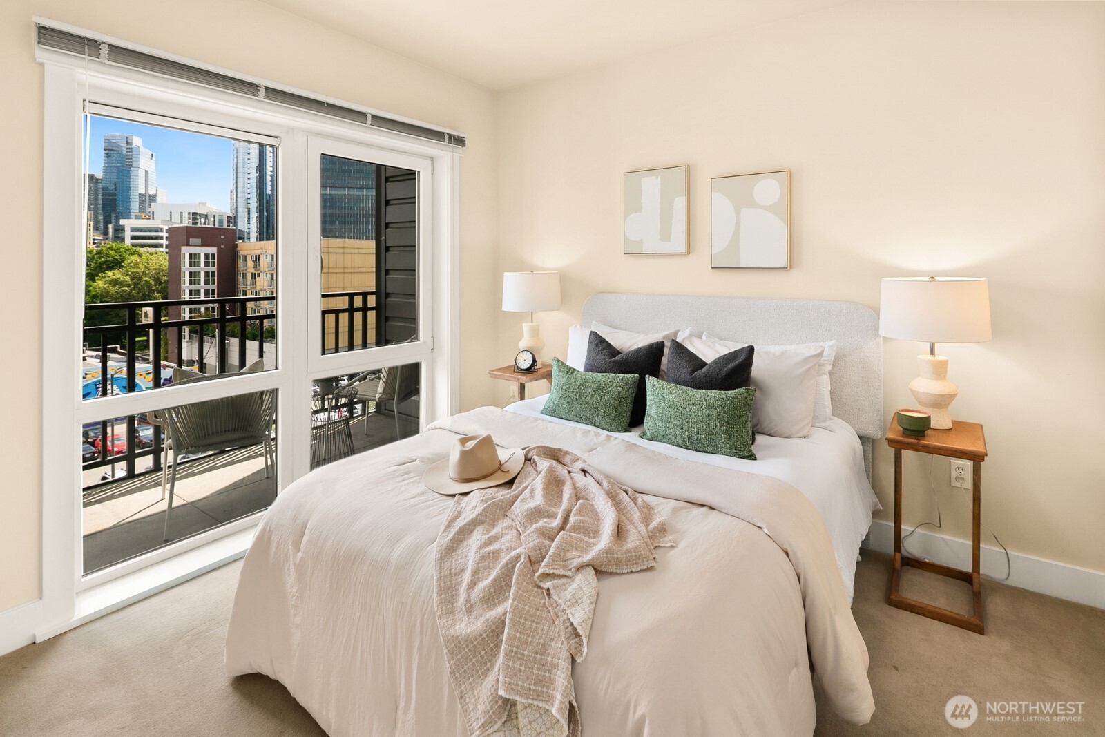 699 John Street Unit: 617